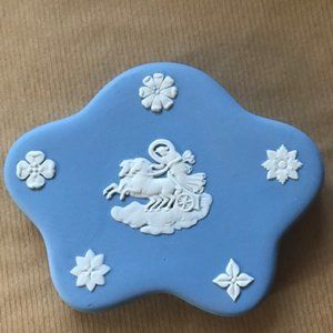 Wedgwood Original Blue/White Color Trinket Box - EUC